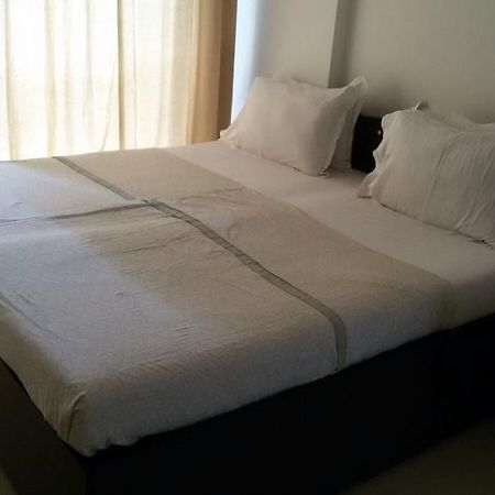 Ashiana Apartment Мумбаи Номер фото