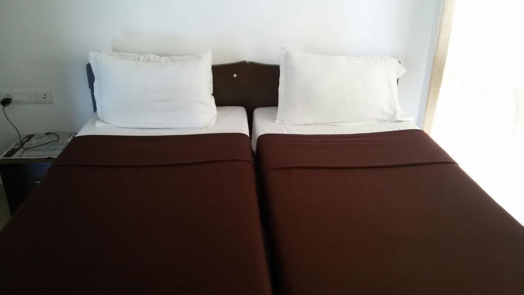 Ashiana Apartment Мумбаи Номер фото